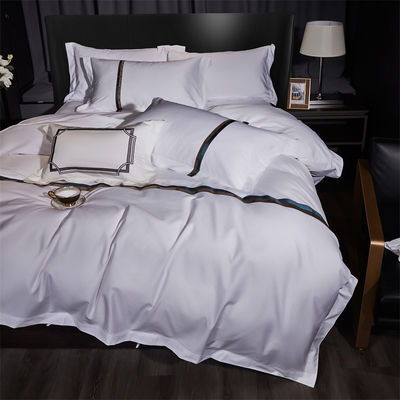 Casa personalizada 100% de algodón satinado Larga franja de los años 60 bordado blanco de aire acondicionado lujoso Set de cubierta de edredón