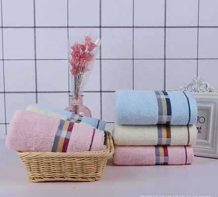 Toallas de algodón absorbentes personalizables para todas las edades en el hogar y hoteles Logotipo personalizado