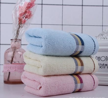 Toallas de algodón absorbentes personalizables para todas las edades en el hogar y hoteles Logotipo personalizado