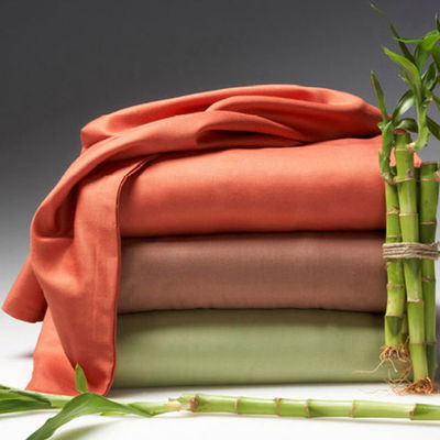 Crea un ambiente acogedor para dormir con un conjunto de ropa de cama de bambú 100% orgánico suave y sedoso