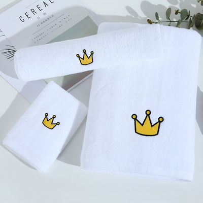 Toalla de limpieza facial bordada a medida para limpieza facial suave y refrescante