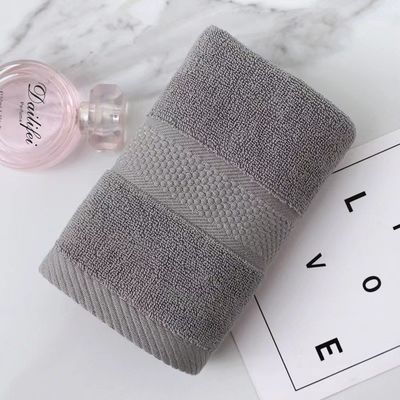 Set de toallas de baño blancas personalizadas 70 * 140cm 100% de algodón Toallas de hotel para baño en casa de lujo