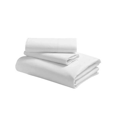 Cama de hotel King Size permeable al aire, puesta en blanco para una experiencia de sueño lujosa