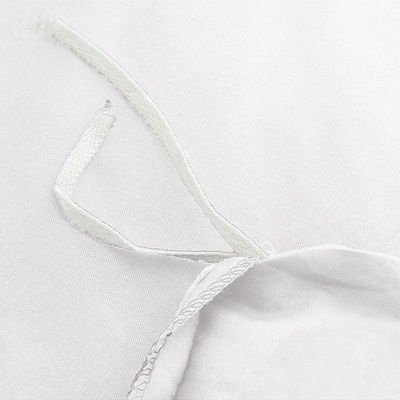 Cama de hotel King Size permeable al aire, puesta en blanco para una experiencia de sueño lujosa