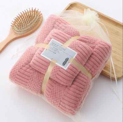 El conjunto de toallas de baño de lana de coral gruesa y suave es perfecto para todas las edades.
