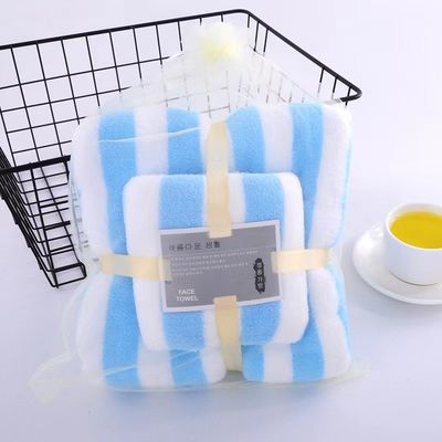 Toallas de baño de poliéster tejida Toallas de baño de color sólido Absorbente grueso Abrangimiento de borde ancho