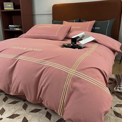 Cuatro Temporadas 300TC Cobertura de edredón 100% de material de algodón bordado tres líneas de diseño de ropa de cama