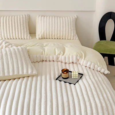 Cuatro piezas de ropa de cama de diseño de conejo de piel falsa de peluche