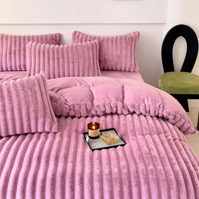 Cuatro piezas de ropa de cama de diseño de conejo de piel falsa de peluche