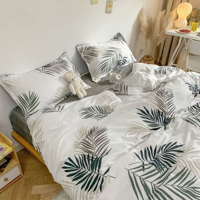 Moda sencilla Tamaño personalizado Set de ropa de cama floral 2-2.5 kg Peso Planta Diseño floral