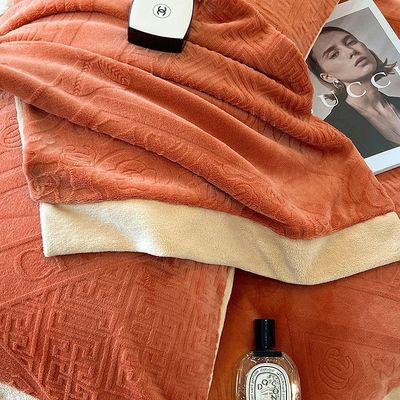 Tejido 100% de poliéster Set de ropa de cama de invierno Diseño con cama de lujo y edredón King Size