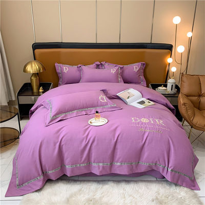 Setios de ropa de cama de algodón bordada para todas las estaciones.