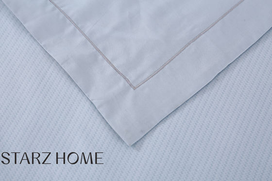 Estilo de diseño sencillo lujo 100% poliéster 3 piezas cubierta de edredón cama de hojas planas