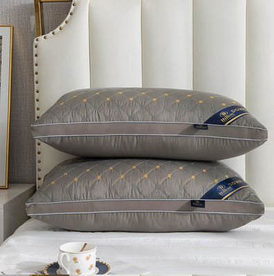 1.5-2 Kg Hilton almohada doble línea personalizada y suave almohadas de cama de hotel para descuentos calientes