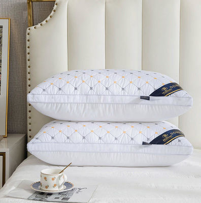 1.5-2 Kg Hilton almohada doble línea personalizada y suave almohadas de cama de hotel para descuentos calientes