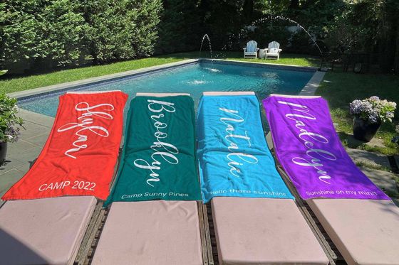 Toalla de piscina personalizada Toalla de playa de microfibra con estilo de fuente en negrita y nombre personalizado