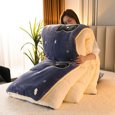100% de poliéster para todas las estaciones, confeccionado con ropa de cama.